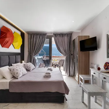 Apartment King With Sofa Bed 1